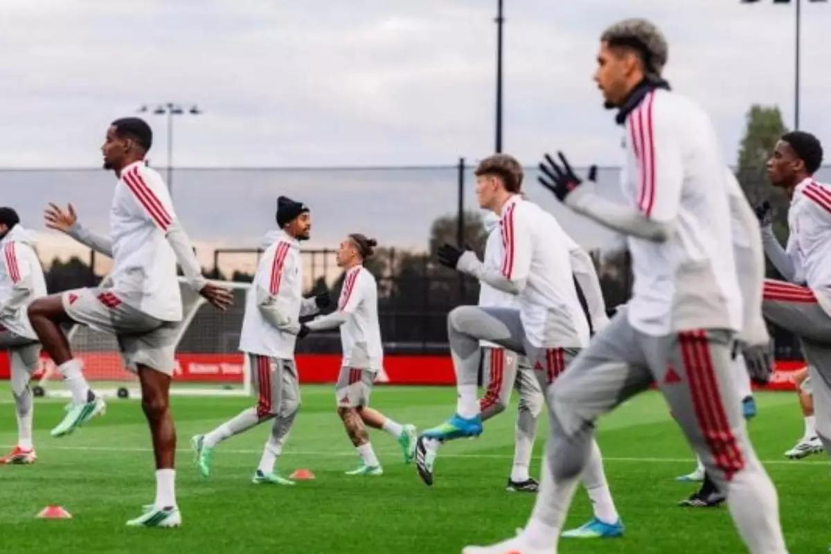 Liverpool e Chelsea duelam por vaga na Copa da Liga Inglesa com transmissão ao vivo